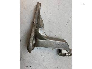 Gebruikte Motorsteun Renault Clio V (RJAB) 1.0 TCe 90 12V Prijs op aanvraag aangeboden door Autodemontage van de Laar
