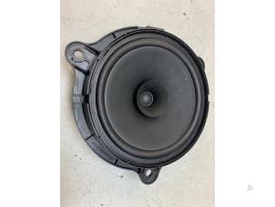 Gebruikte Luidspreker Renault Clio V (RJAB) 1.0 TCe 90 12V Prijs € 30,00 Margeregeling aangeboden door Autodemontage van de Laar