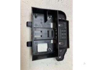 Gebruikte Steun (diversen) Renault Clio V (RJAB) 1.0 TCe 90 12V Prijs € 25,00 Margeregeling aangeboden door Autodemontage van de Laar