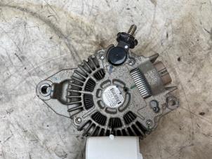 Gebruikte Alternator Mitsubishi Space Star (A0) 1.0 12V Prijs € 50,00 Margeregeling aangeboden door Autodemontage van de Laar
