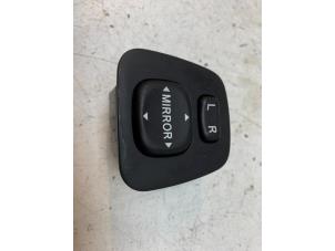 Gebruikte Spiegel Schakelaar Toyota Aygo (B40) 1.0 12V VVT-i Prijs € 10,00 Margeregeling aangeboden door Autodemontage van de Laar