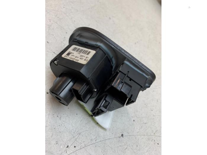 Licht Schakelaar van een Seat Leon (1P1) 2.0 TDI 16V FR 2011