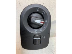 Gebruikte Licht Schakelaar Seat Leon (1P1) 2.0 TDI 16V FR Prijs € 20,00 Margeregeling aangeboden door Autodemontage van de Laar