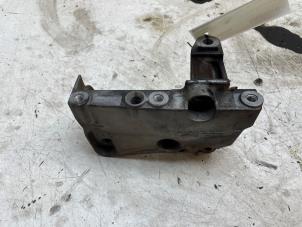 Gebruikte Motorrubber Renault Megane IV Estate (RFBK) 1.5 Energy dCi 110 Prijs € 25,00 Margeregeling aangeboden door Autodemontage van de Laar