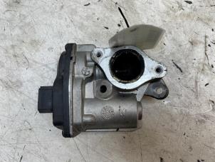 Gebruikte Gasklephuis Renault Megane IV Estate (RFBK) 1.5 Energy dCi 110 Prijs € 50,00 Margeregeling aangeboden door Autodemontage van de Laar