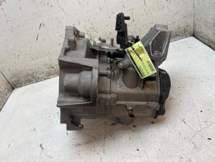 Gebruikte Versnellingsbak Volkswagen Polo VI (AW1) 1.0 TSI 12V Prijs € 650,00 Margeregeling aangeboden door Autodemontage van de Laar