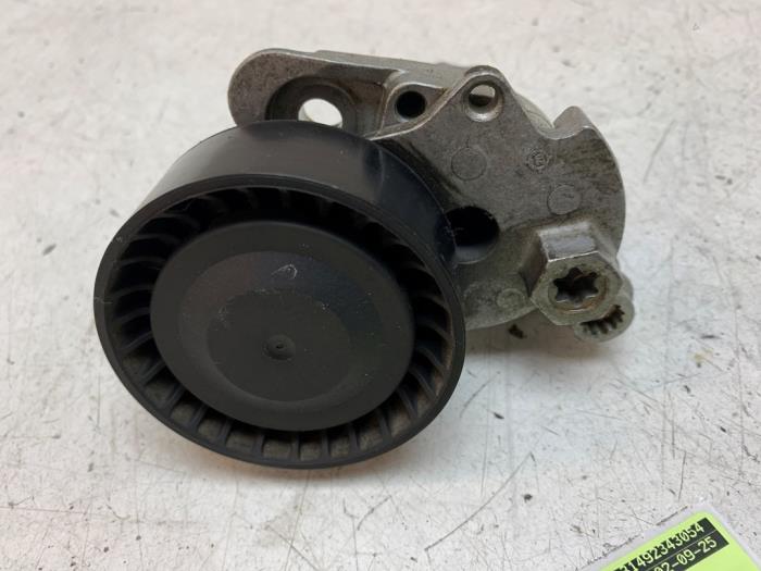 Gebruikte Spanner multiriem Volkswagen Polo VI (AW1) 1.0 TSI 12V Prijs € 25,00 Margeregeling aangeboden door Autodemontage van de Laar