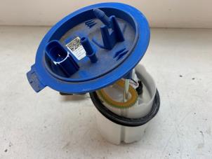 Gebruikte Benzinepomp Volkswagen Polo VI (AW1) 1.0 TSI 12V Prijs € 70,00 Margeregeling aangeboden door Autodemontage van de Laar