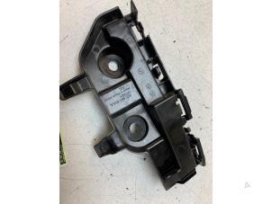 Gebruikte Bumpersteun rechts-achter Volkswagen Polo VI (AW1) 1.0 TSI 12V Prijs € 25,00 Margeregeling aangeboden door Autodemontage van de Laar