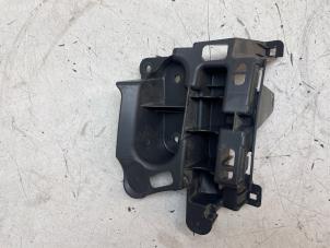 Gebruikte Bumpersteun links-achter Opel Corsa F (UB/UH/UP) 1.2 Turbo 12V 100 Prijs € 25,00 Margeregeling aangeboden door Autodemontage van de Laar