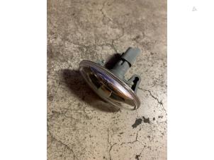 Gebruikte Knipperlicht links Peugeot 108 1.0 12V Prijs € 10,00 Margeregeling aangeboden door Autodemontage van de Laar