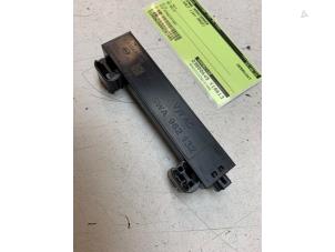 Gebruikte Antenne Versterker Volkswagen Golf VIII (CD1) 1.0 TSI 12V Prijs € 15,00 Margeregeling aangeboden door Autodemontage van de Laar