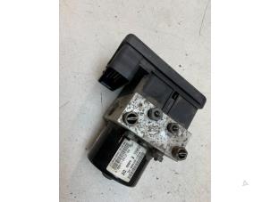 Gebruikte ABS Pomp Ford Fiesta 6 (JA8) 1.4 16V Prijs € 125,00 Margeregeling aangeboden door Autodemontage van de Laar