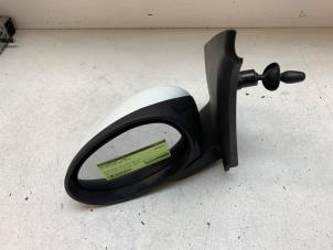 Gebruikte Spiegel Buiten links Toyota Aygo (B10) 1.0 12V VVT-i Prijs € 25,00 Margeregeling aangeboden door Autodemontage van de Laar