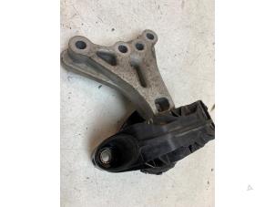 Gebruikte Motorsteun Peugeot 208 I (CA/CC/CK/CL) 1.2 Vti 12V PureTech 82 Prijs op aanvraag aangeboden door Autodemontage van de Laar