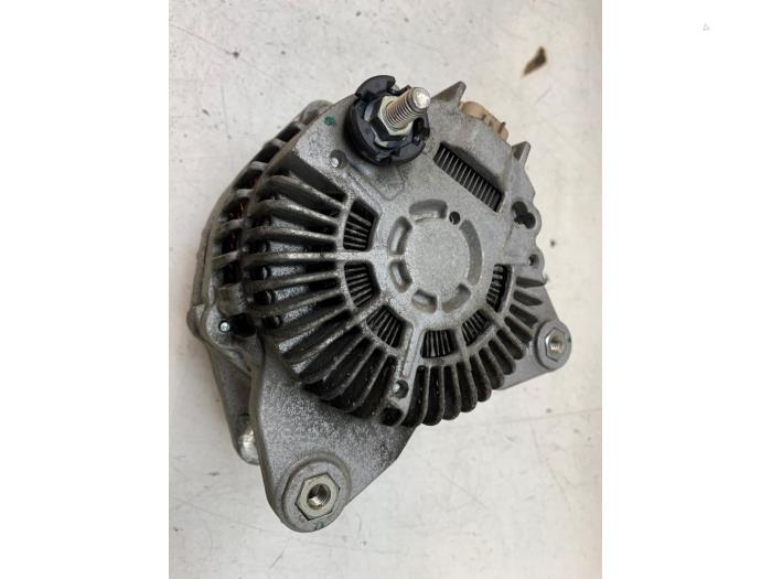 Gebruikte Dynamo Nissan Qashqai (J10) 1.6 16V Prijs op aanvraag aangeboden door Autodemontage van de Laar