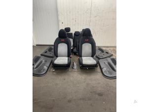 Gebruikte Bekleding Set (compleet) Nissan Micra (K13) 1.2 12V DIG-S Prijs € 225,00 Margeregeling aangeboden door Autodemontage van de Laar