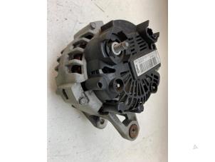 Gebruikte Dynamo Dacia Logan MCV (KS) 1.6 16V Prijs € 70,00 Margeregeling aangeboden door Autodemontage van de Laar