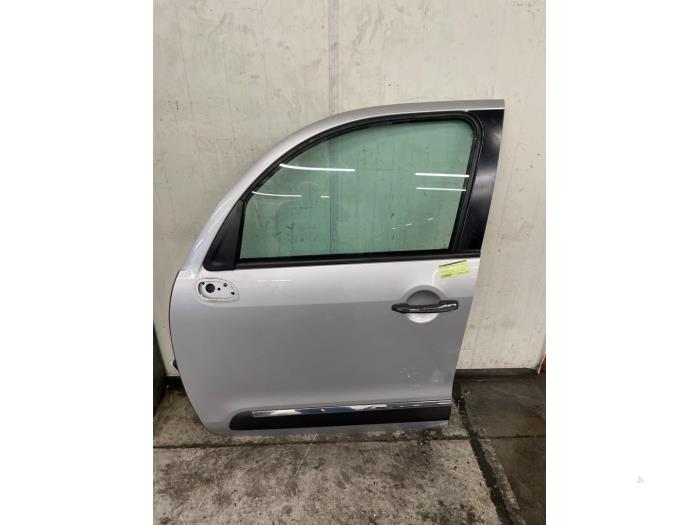 Deur 4Deurs links-voor van een Citroën C3 Picasso (SH) 1.4 16V VTI 95 2011