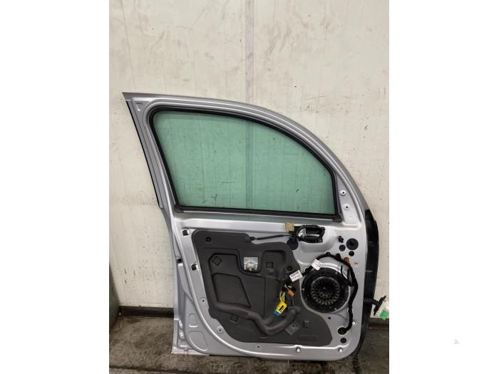 Deur 4Deurs links-voor van een Citroën C3 Picasso (SH) 1.4 16V VTI 95 2011