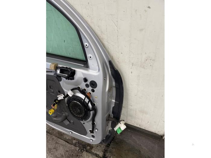 Deur 4Deurs links-voor van een Citroën C3 Picasso (SH) 1.4 16V VTI 95 2011