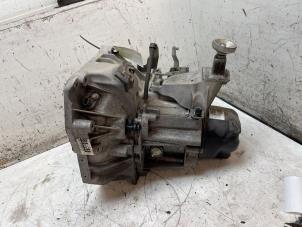 Gebruikte Versnellingsbak Nissan Micra (K13) 1.2 12V DIG-S Prijs € 400,00 Margeregeling aangeboden door Autodemontage van de Laar