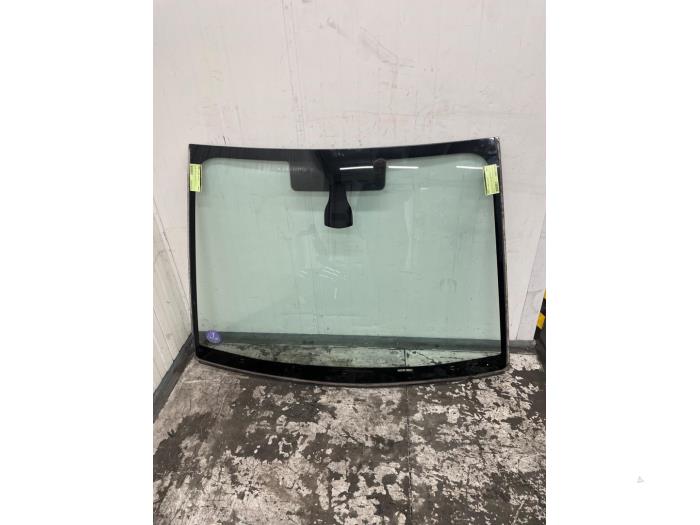 Ruit voor van een Citroën C3 Picasso (SH) 1.4 16V VTI 95 2011