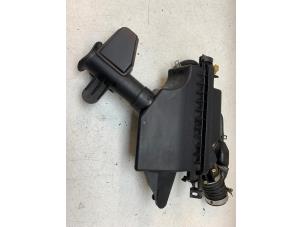 Gebruikte Luchtfilterhuis Nissan Micra (K13) 1.2 12V DIG-S Prijs € 40,00 Margeregeling aangeboden door Autodemontage van de Laar