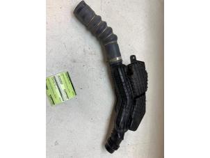 Gebruikte Intercooler Slang Nissan Micra (K13) 1.2 12V DIG-S Prijs € 50,00 Margeregeling aangeboden door Autodemontage van de Laar