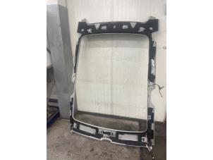 Gebruikte Hemelbekleding Tesla Model Y (5YJY) Long Range 72kWh Prijs € 150,00 Margeregeling aangeboden door Autodemontage van de Laar