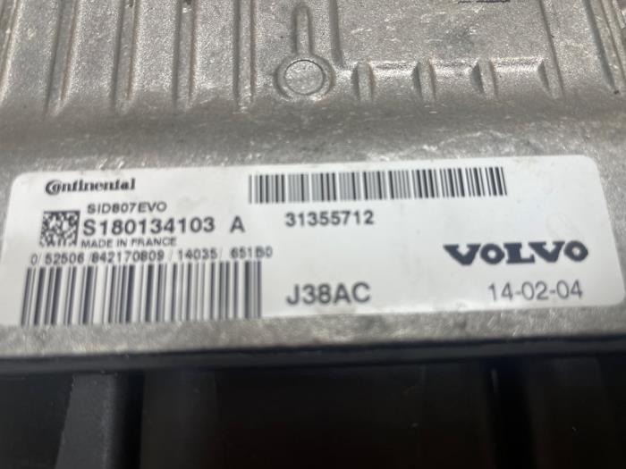 Gebruikte Computer Motormanagement Volvo V40 Cross Country (MZ) 1.6 D2 Prijs € 100,00 Margeregeling aangeboden door Autodemontage van de Laar