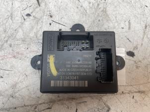 Gebruikte Module Centrale Deurvergrendeling Volvo V40 Cross Country (MZ) 1.6 D2 Prijs € 50,00 Margeregeling aangeboden door Autodemontage van de Laar