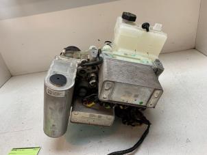 Gebruikte Waterpomp Tesla Model Y (5YJY) Long Range 72kWh Prijs € 300,00 Margeregeling aangeboden door Autodemontage van de Laar