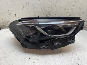 Gebruikte Koplamp rechts Mercedes GLA (H247) Prijs € 900,00 Margeregeling aangeboden door Autodemontage van de Laar