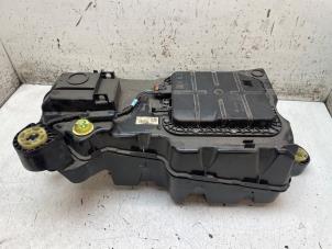 Gebruikte Adblue tank Peugeot Partner (EA//EF/EN/EU) 1.5 BlueHDi 130 Prijs € 375,00 Margeregeling aangeboden door Autodemontage van de Laar