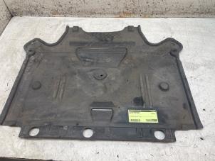 Gebruikte Motor Beschermplaat Audi Q5 (8RB) 2.0 TFSI 16V Quattro Prijs € 60,00 Margeregeling aangeboden door Autodemontage van de Laar