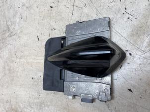 Gebruikte GPS Antenne Peugeot 2008 (UD/UK/UR/US/UX) 1.2 VTi 12V PureTech 130 Prijs op aanvraag aangeboden door Autodemontage van de Laar