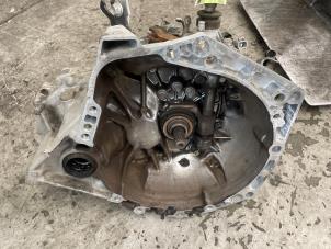 Gebruikte Versnellingsbak Peugeot 108 1.0 12V VVT-i Prijs € 350,00 Margeregeling aangeboden door Autodemontage van de Laar