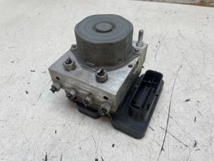 Gebruikte ABS Pomp Peugeot 108 1.0 12V VVT-i Prijs € 75,00 Margeregeling aangeboden door Autodemontage van de Laar