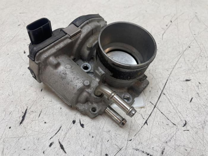 Gebruikte Gasklephuis Peugeot 108 1.0 12V VVT-i Prijs € 30,00 Margeregeling aangeboden door Autodemontage van de Laar