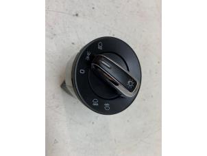 Gebruikte Licht Schakelaar Skoda Rapid Spaceback 1.6 TDI Greenline Prijs € 25,00 Margeregeling aangeboden door Autodemontage van de Laar