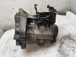 Gebruikte Versnellingsbak Volkswagen Polo IV (9N1/2/3) 1.4 16V Prijs € 200,00 Margeregeling aangeboden door Autodemontage van de Laar