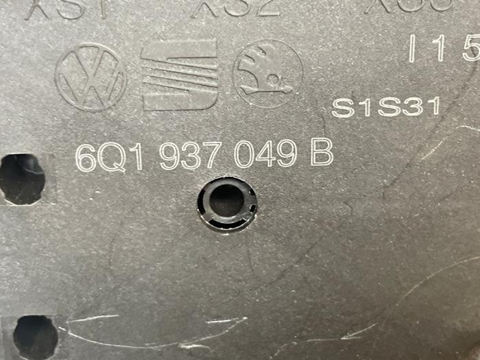 Computer Body Control van een Volkswagen Polo IV (9N1/2/3) 1.4 16V 2002