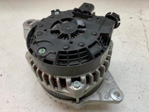 Gebruikte Alternator Mitsubishi Space Star (A0) 1.2 12V Prijs € 70,00 Margeregeling aangeboden door Autodemontage van de Laar