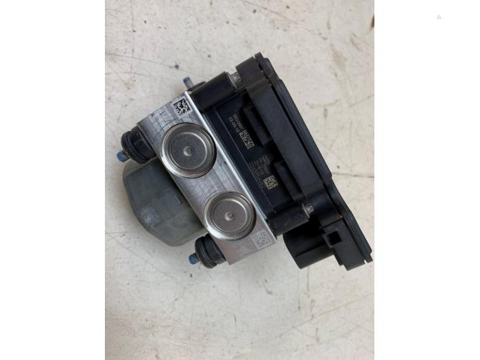 Gebruikte ABS Pomp Mitsubishi Space Star (A0) 1.2 12V Prijs € 100,00 Margeregeling aangeboden door Autodemontage van de Laar