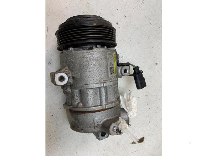 Gebruikte Pomp Airco Volkswagen Up! (121) 1.0 12V 60 Prijs € 125,00 Margeregeling aangeboden door Autodemontage van de Laar