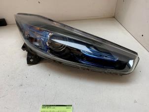Gebruikte Koplamp rechts Renault Zoé (AG) 46kW Prijs op aanvraag aangeboden door Autodemontage van de Laar
