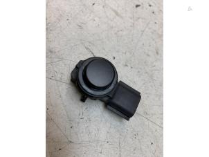 Gebruikte Parkeersensor Renault Grand Scénic IV (RFAR) 1.3 TCE 140 16V Prijs € 25,00 Margeregeling aangeboden door Autodemontage van de Laar