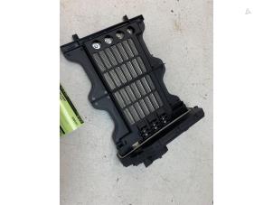 Gebruikte Kachel Verwarmingselement Mercedes CLA Shooting Brake (117.9) 2.2 CLA-200 CDI, 200 d 16V Prijs € 30,00 Margeregeling aangeboden door Autodemontage van de Laar