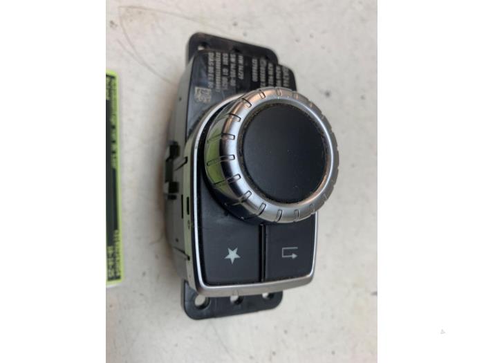 Gebruikte Bediening boordcomputer Mercedes CLA Shooting Brake (117.9) 2.2 CLA-200 CDI, 200 d 16V Prijs € 20,00 Margeregeling aangeboden door Autodemontage van de Laar
